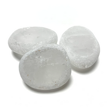 Load image into Gallery viewer, Quartz Riverbed Seer Stone